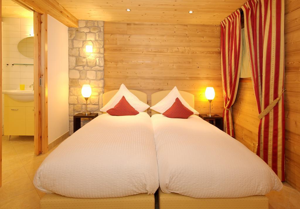 Ferienapartement Hinterdorf Zermatt Rum bild